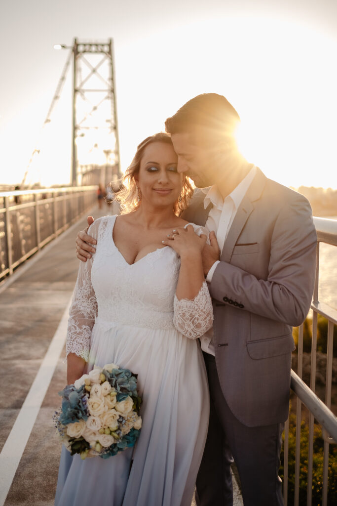 Noivos na ponte Hercílio Luz