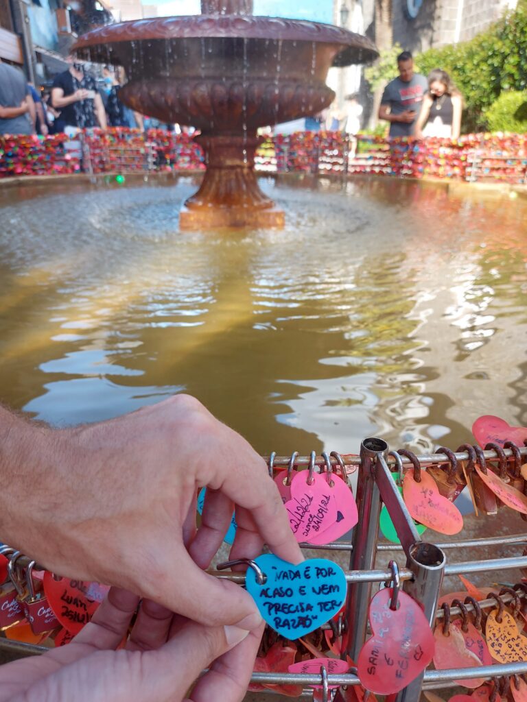 Cadeados na Fonte do Amor Eterno