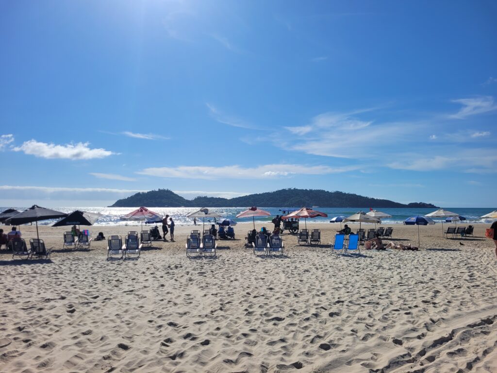 Praia do Campeche com Ilha do Campeche ao fundo