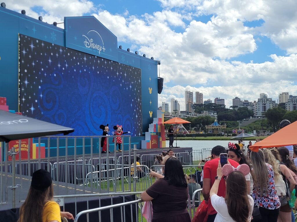 Mickey e Minnie no Disney+ Open Air
