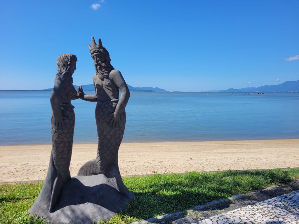 Obra Tritão e Sereia Dançando Praia da Saudade