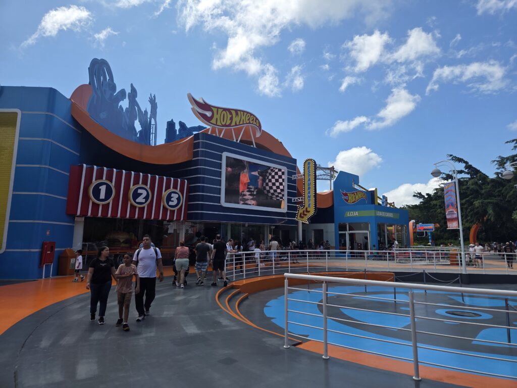 Área Hot Wheels Beto Carrero