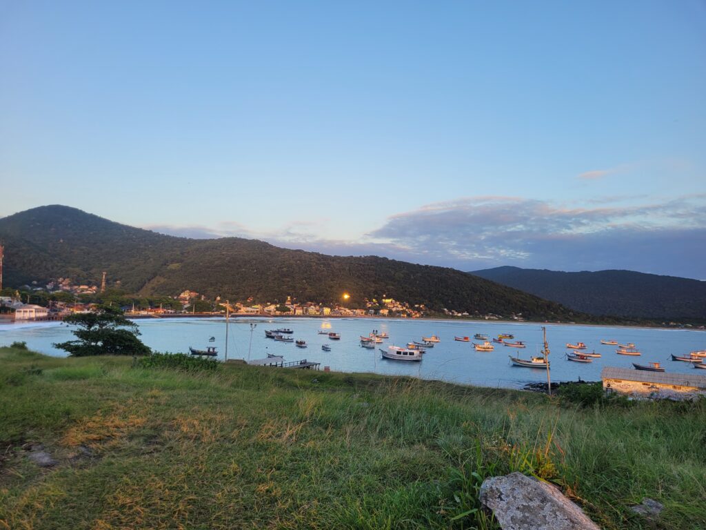 Barcos na Praia da Armação