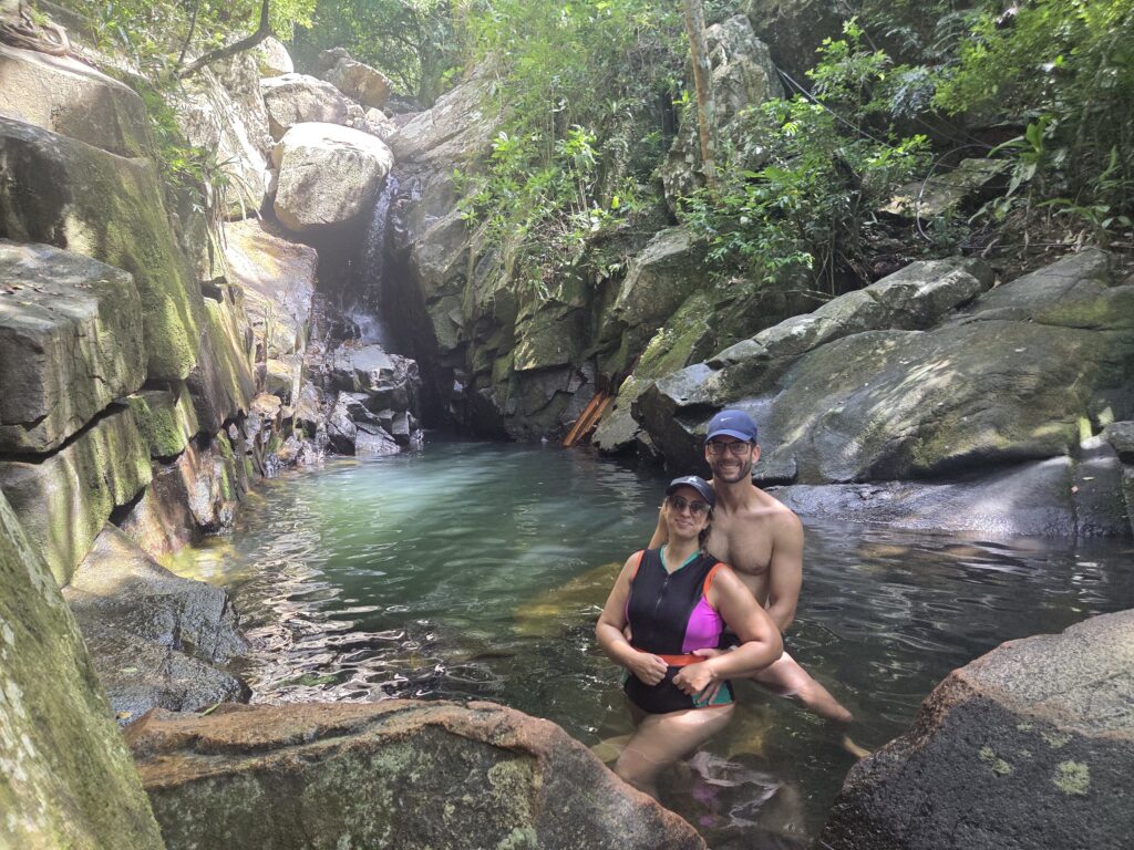 Casal na Cachoeira da Solidão
