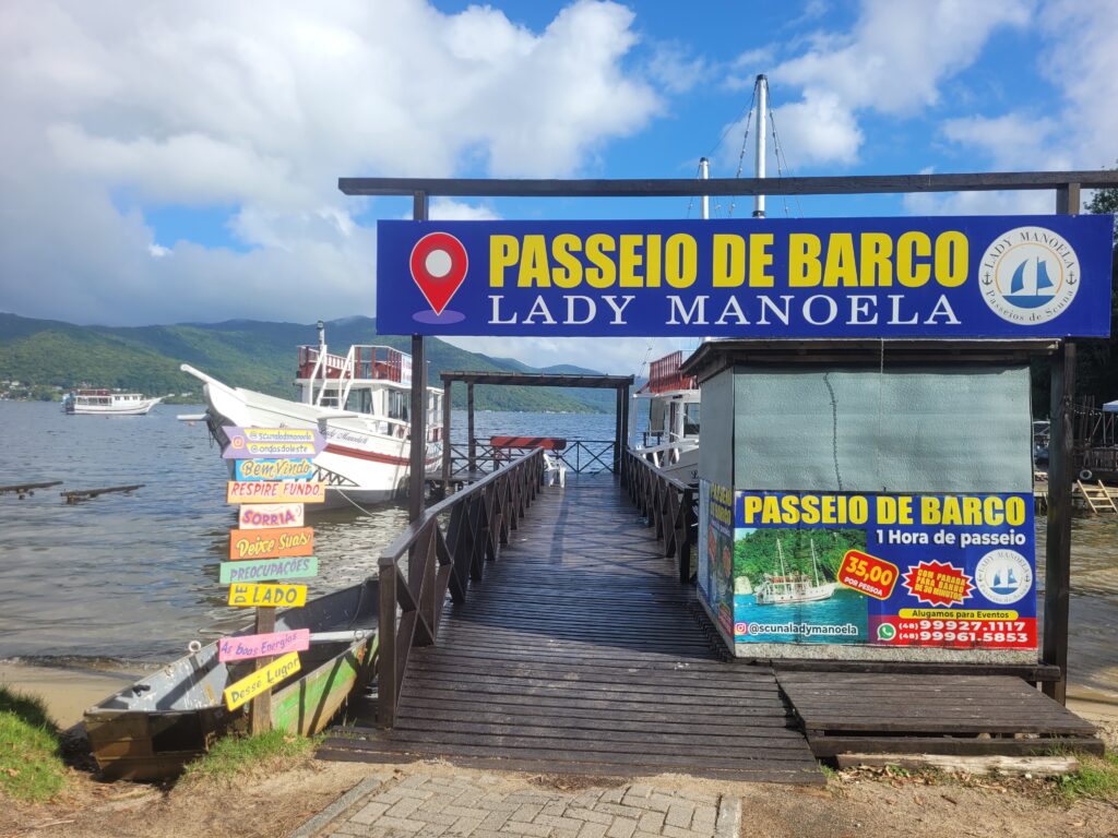 Passeio de barco na Lagoa da Conceição