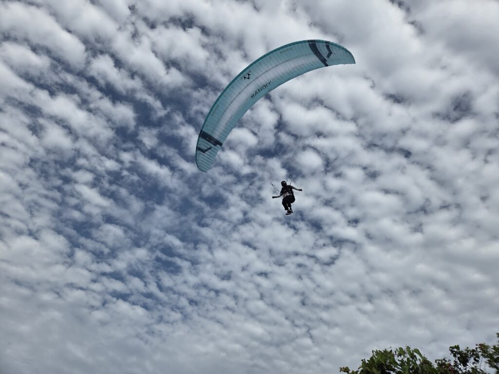Parapente na Trilha do Gravatá
