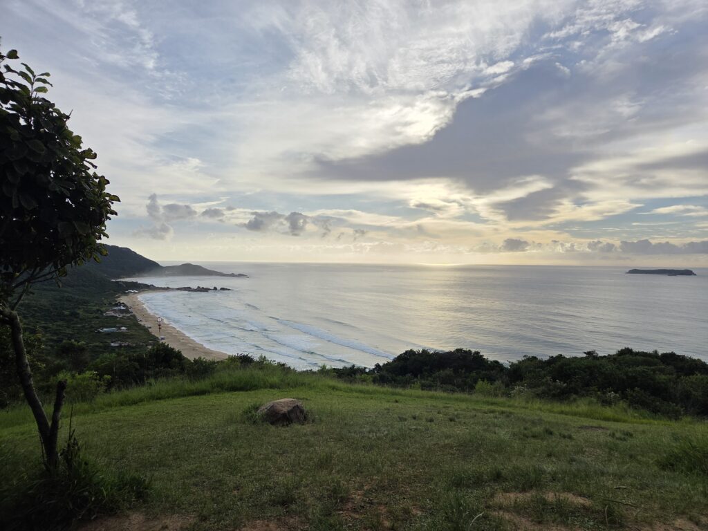 Trilha para Praia do Gravatá