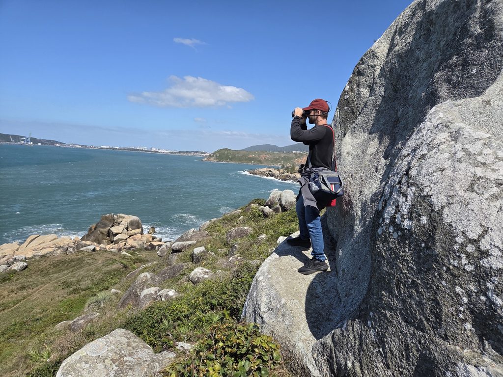 Avistando baleias na Praia da Ribanceira